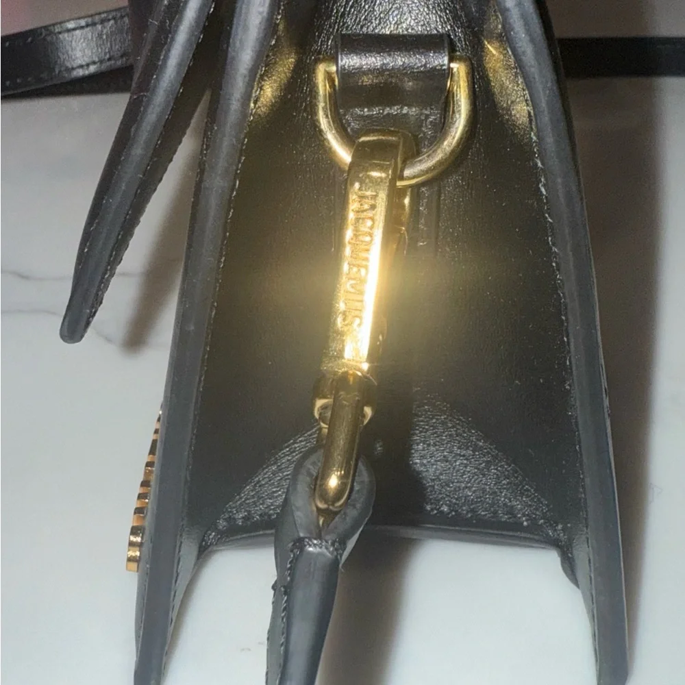 Jacquemus The Medium Chiquito bag - Picture 9 of 16